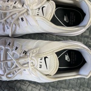 *SOLD* Nike air max axis